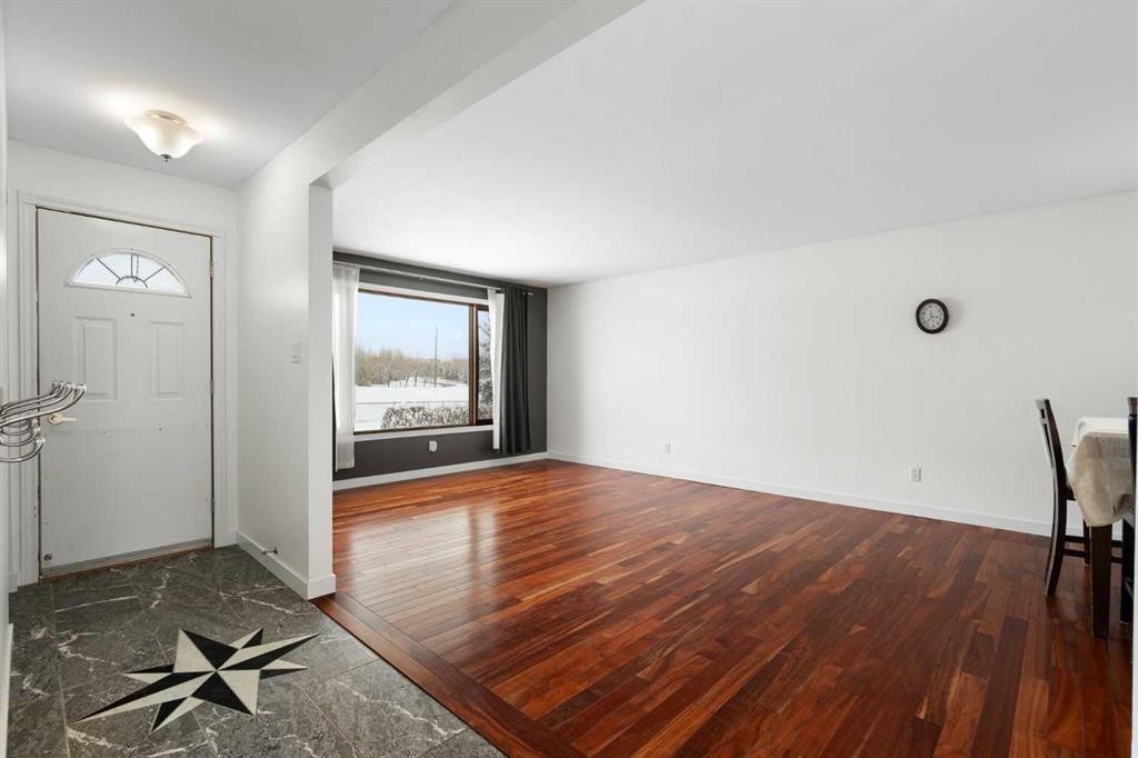 232 Silverview Way Nw, Calgary, AB