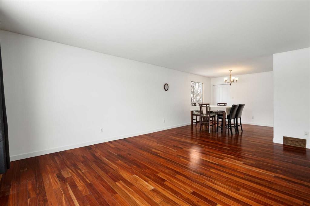 232 Silverview Way Nw, Calgary, AB