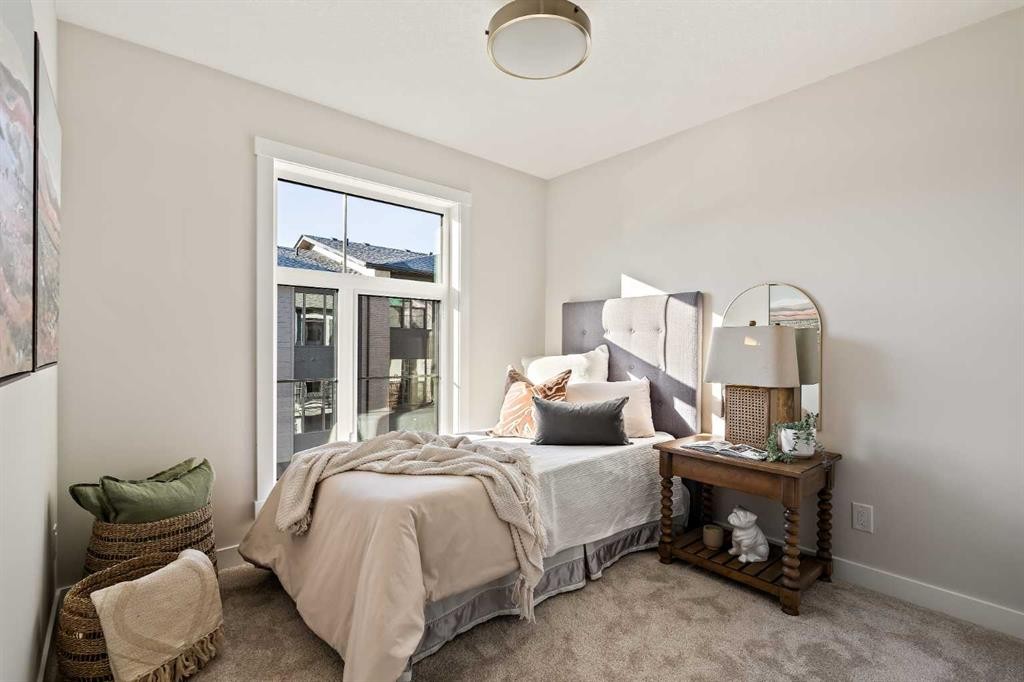 604 Sovereign Common Sw, Calgary, AB - Indoor Photo Showing Bedroom