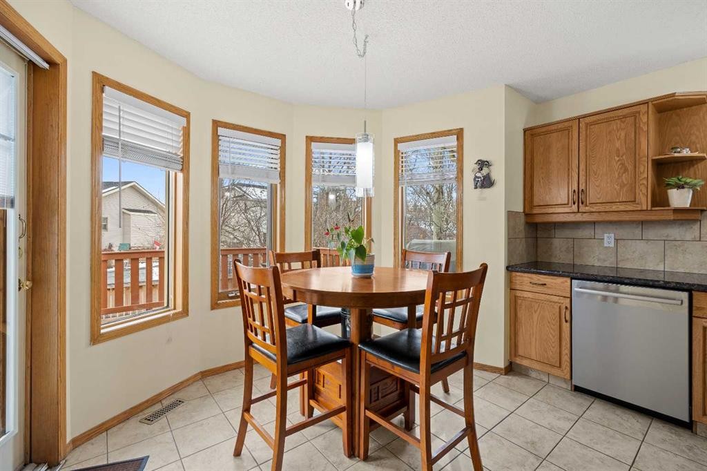 1331 Sunvista Way Se, Calgary, AB - Indoor