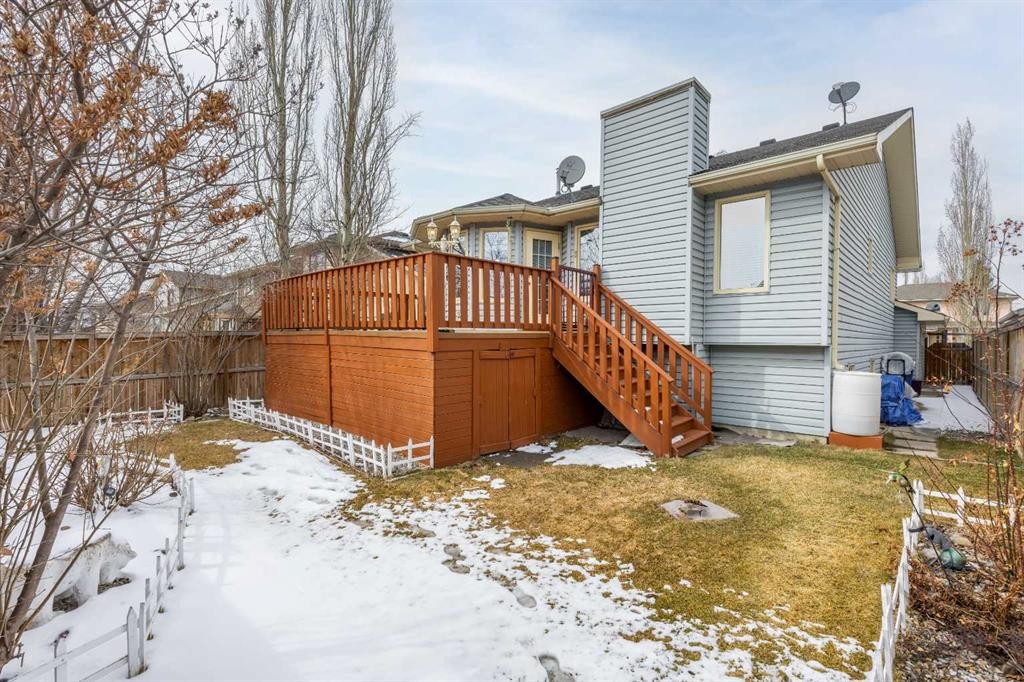 1331 Sunvista Way Se, Calgary, AB - Outdoor
