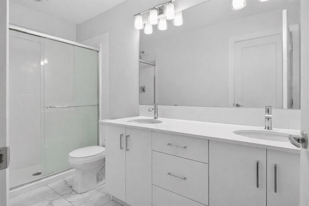 403-137 Red Embers Link Ne, Calgary, AB - Indoor Photo Showing Bathroom