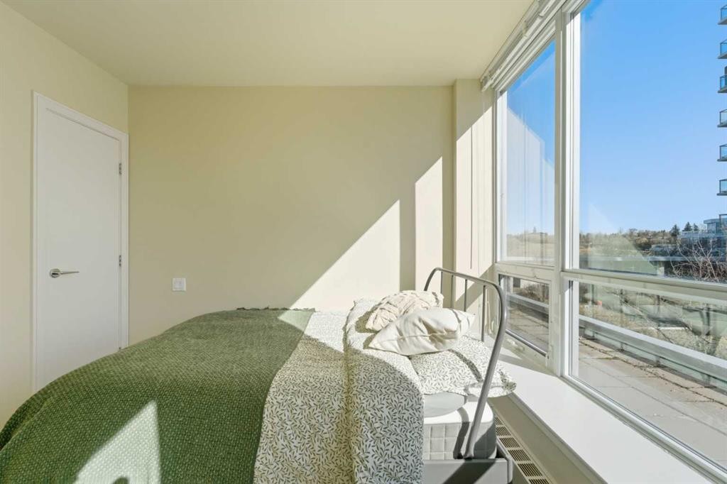825-222 Riverfront Avenue Sw, Calgary, AB - Indoor Photo Showing Other Room