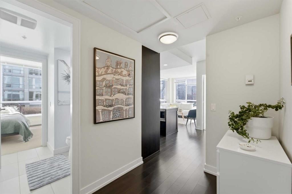 825-222 Riverfront Avenue Sw, Calgary, AB - Indoor Photo Showing Other Room