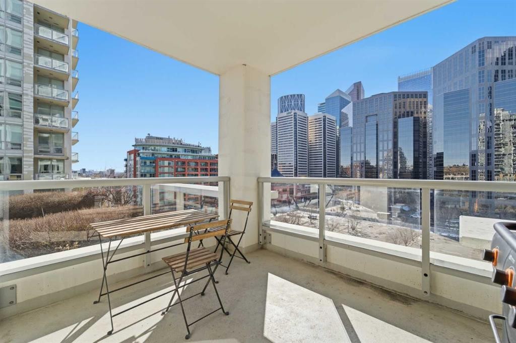 825-222 Riverfront Avenue Sw, Calgary, AB - Outdoor