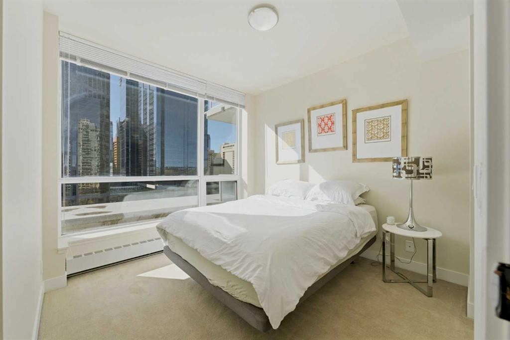 825-222 Riverfront Avenue Sw, Calgary, AB - Indoor Photo Showing Bedroom