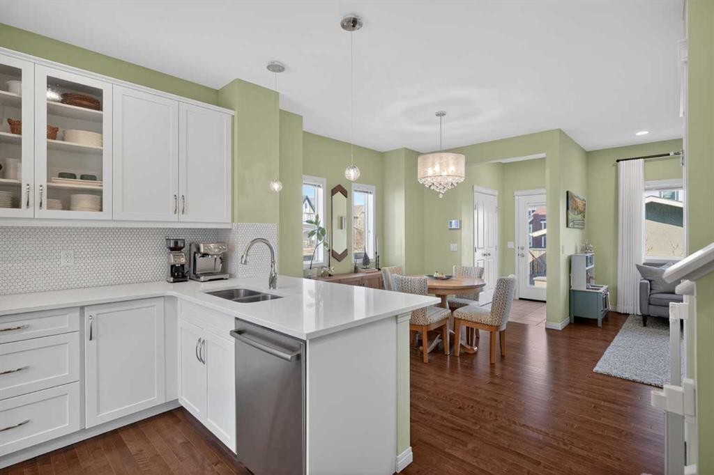 228 Mahogany Grove Se, Calgary, AB - Indoor Photo Showing Kitchen With Double Sink With Upgraded Kitchen