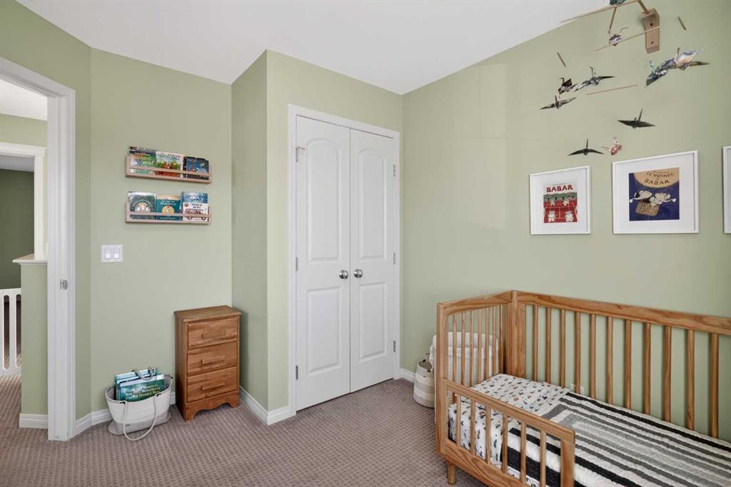 228 Mahogany Grove Se, Calgary, AB - Indoor Photo Showing Bedroom