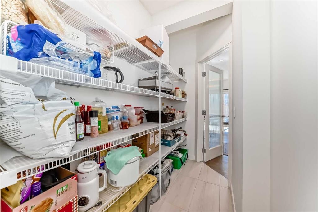 357 Nolanhurst Crescent Nw, Calgary, AB - Indoor Photo Showing Other Room