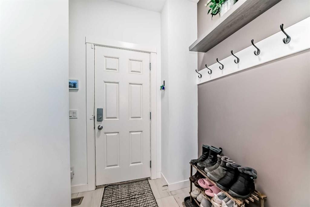 357 Nolanhurst Crescent Nw, Calgary, AB - Indoor Photo Showing Other Room