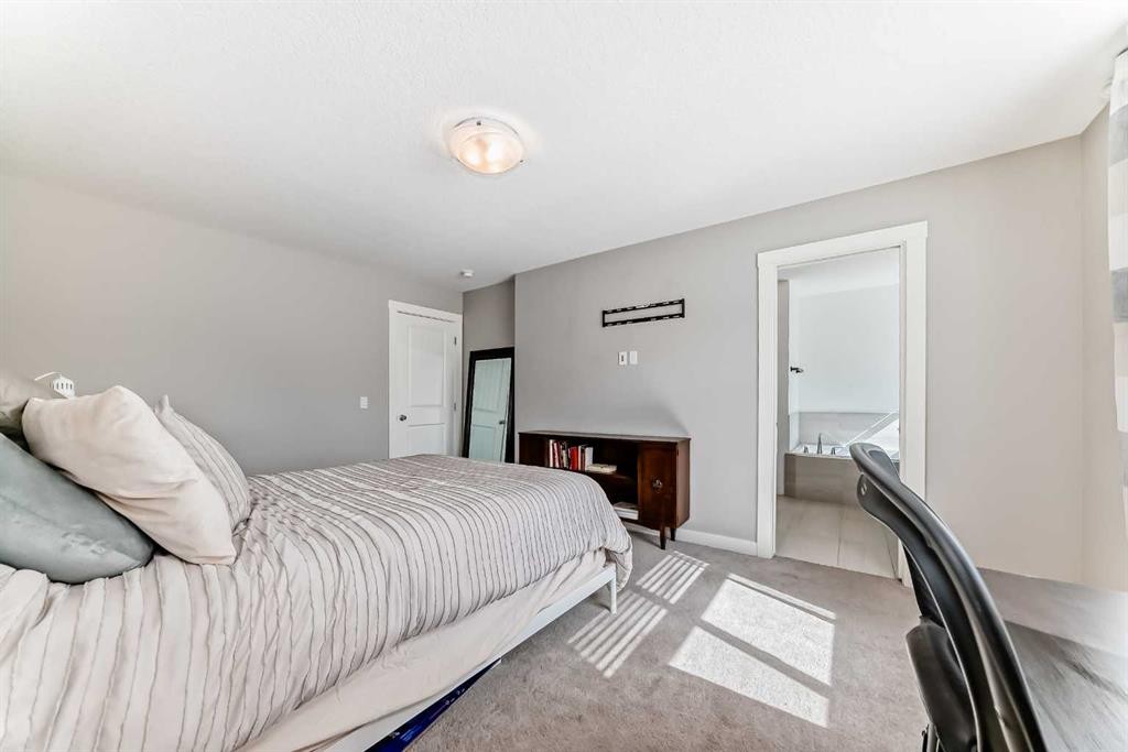 357 Nolanhurst Crescent Nw, Calgary, AB - Indoor Photo Showing Bedroom