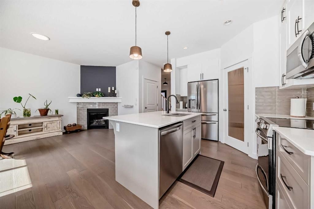 357 Nolanhurst Crescent Nw, Calgary, AB - Indoor Photo Showing Kitchen With Stainless Steel Kitchen With Upgraded Kitchen
