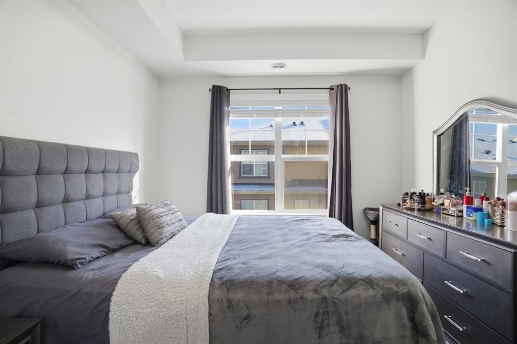 164 Evanscrest Gardens Nw, Calgary, AB - Indoor Photo Showing Bedroom