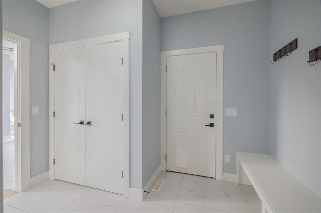 62 Legacy Glen Terrace Se, Calgary, AB - Indoor Photo Showing Other Room
