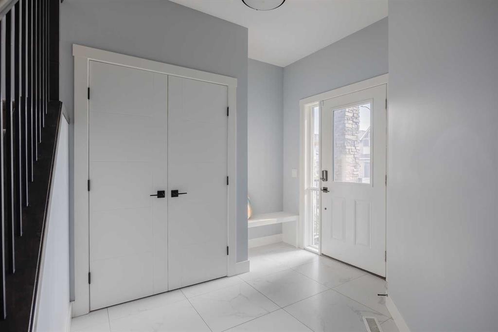 62 Legacy Glen Terrace Se, Calgary, AB - Indoor Photo Showing Other Room