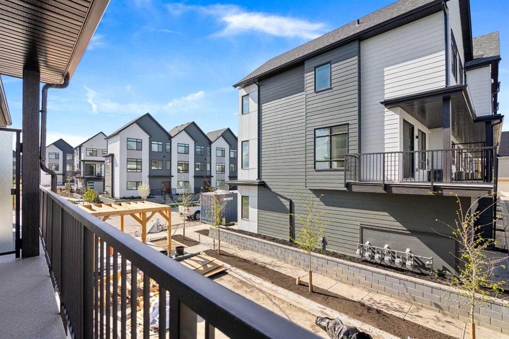 293 Dieppe Drive Sw, Calgary, AB - Outdoor With Balcony