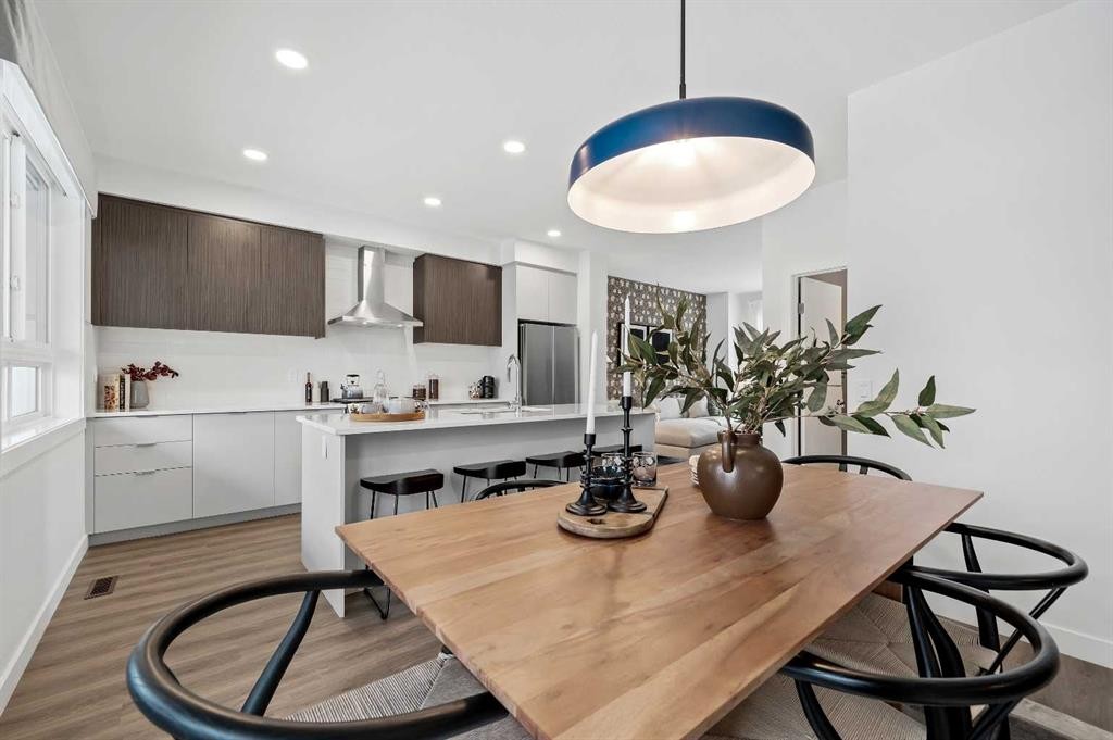 293 Dieppe Drive Sw, Calgary, AB - Indoor Photo Showing Dining Room