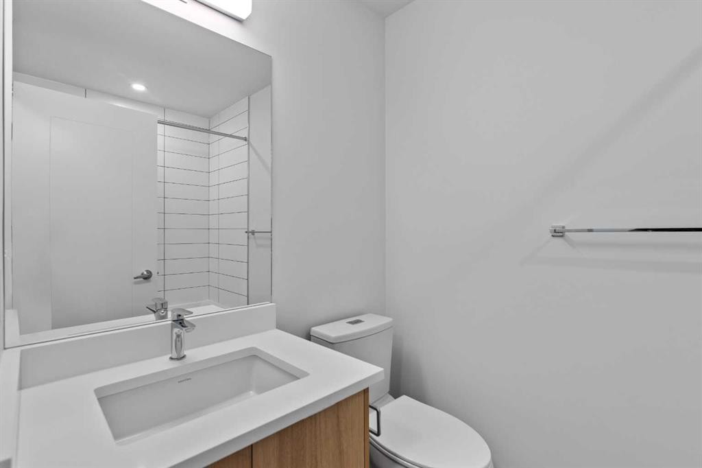 293 Dieppe Drive Sw, Calgary, AB - Indoor Photo Showing Bathroom