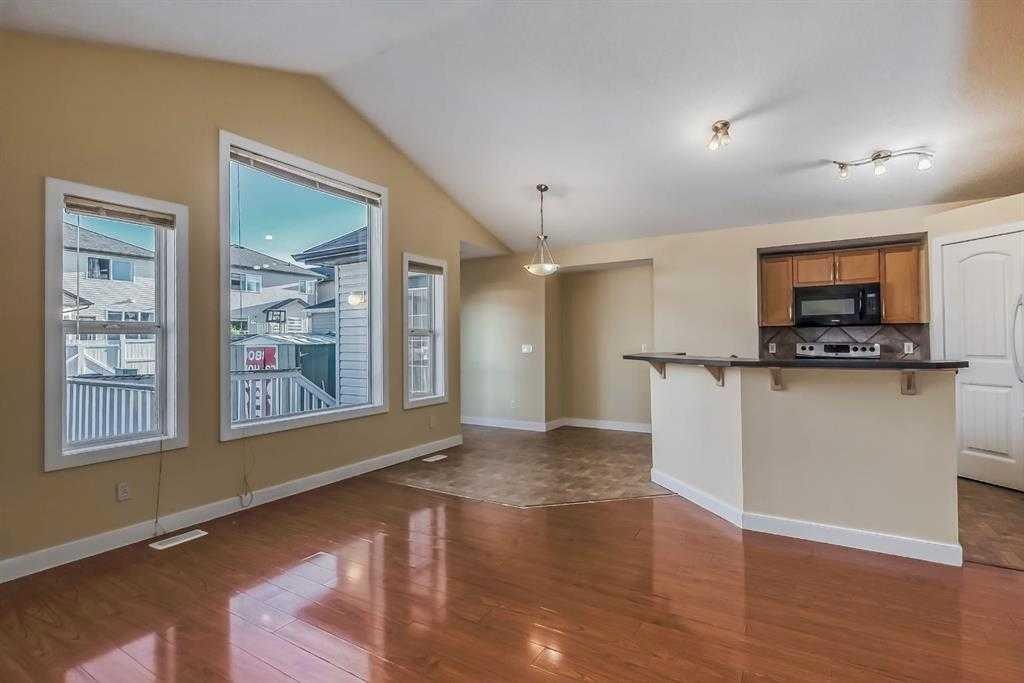 211 Saddlebrook Way Ne, Calgary, AB - Indoor Photo Showing Kitchen