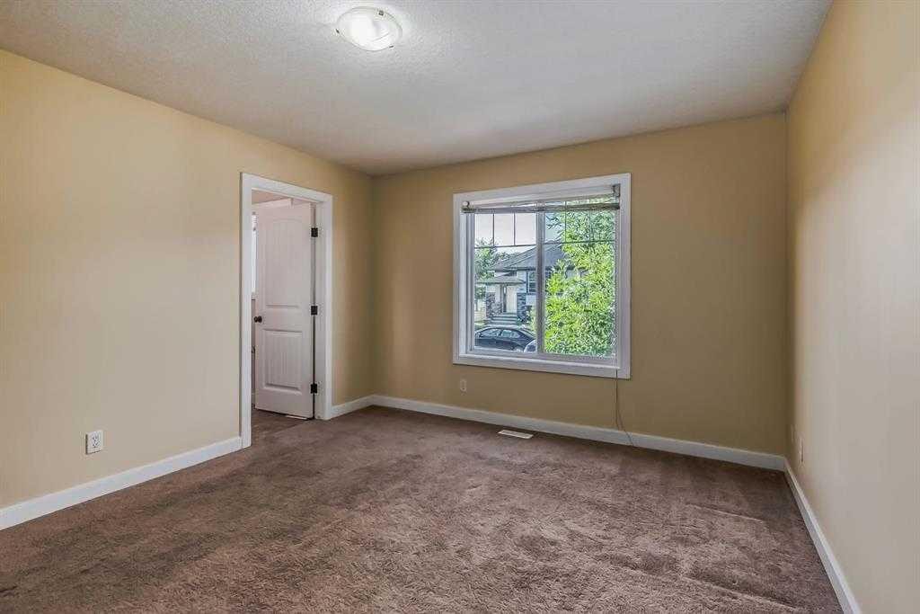 211 Saddlebrook Way Ne, Calgary, AB - Indoor Photo Showing Other Room