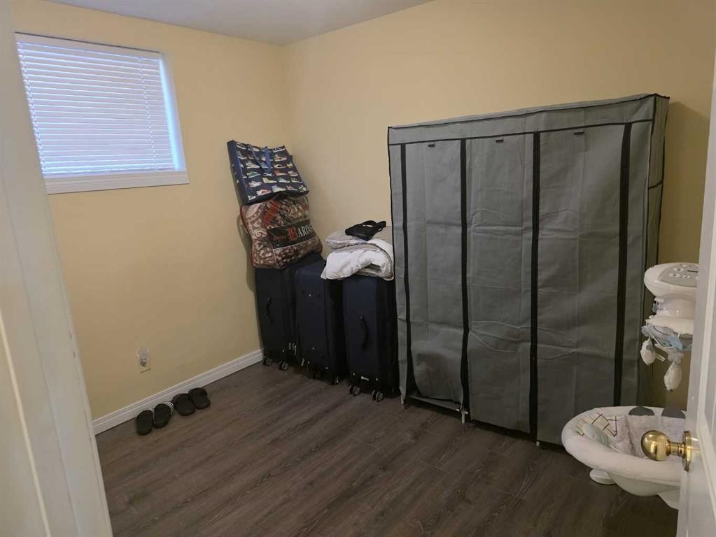 211 Saddlebrook Way Ne, Calgary, AB - Indoor Photo Showing Other Room