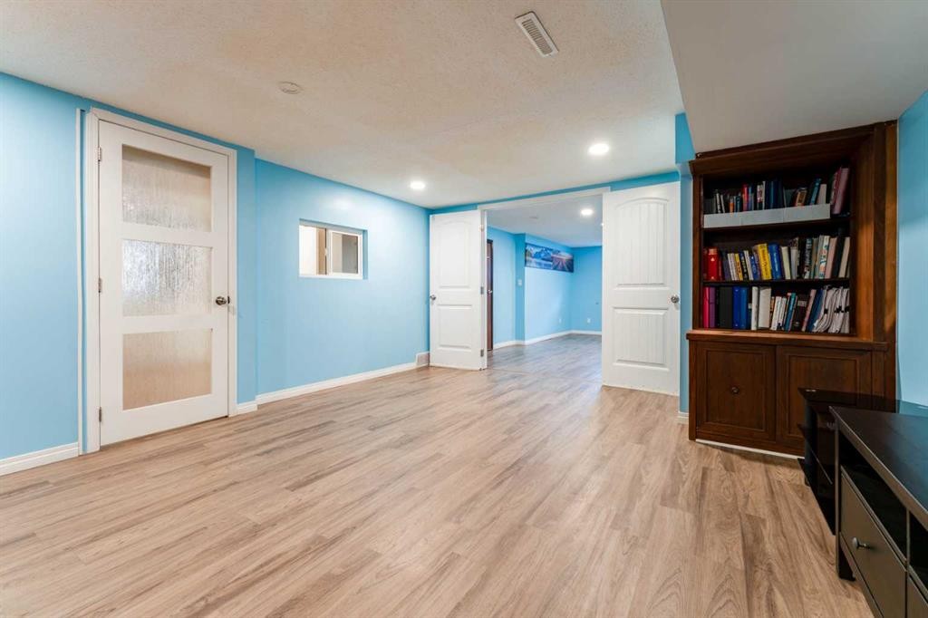 2018 Cottonwood Crescent Se, Calgary, AB - Indoor Photo Showing Other Room