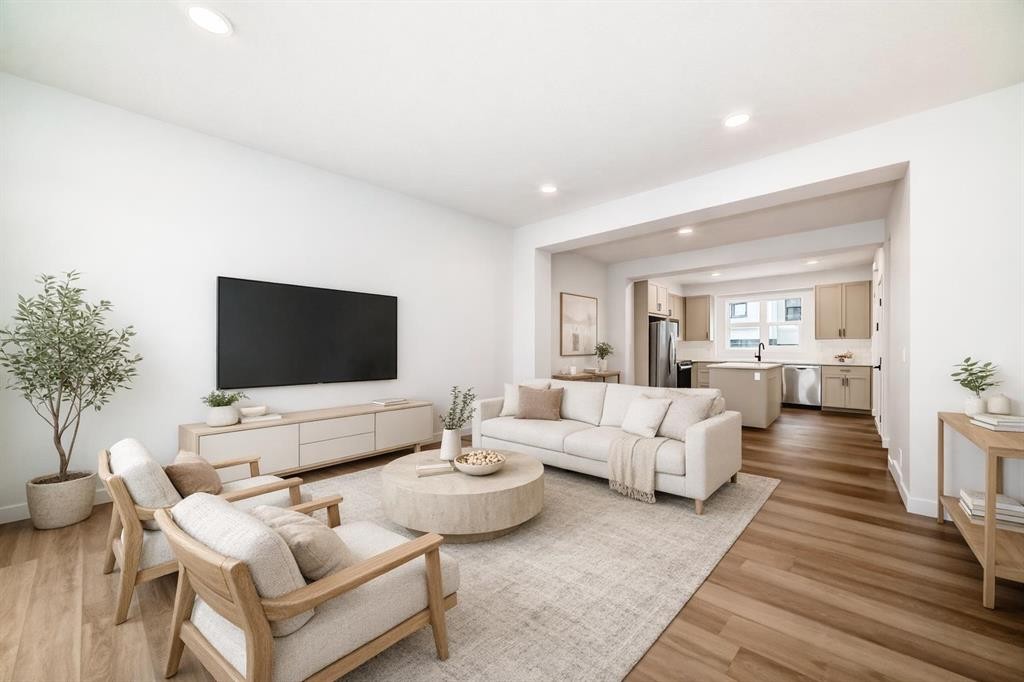 86 Heirloom Passage Se, Calgary, AB - Indoor Photo Showing Living Room