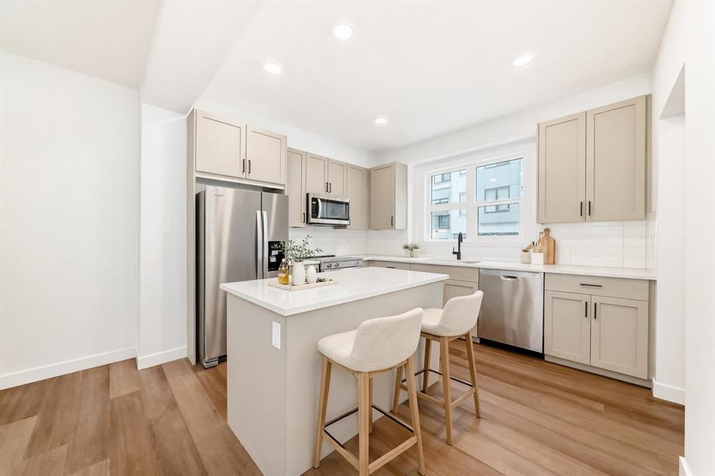 86 Heirloom Passage Se, Calgary, AB - Indoor Photo Showing Kitchen With Upgraded Kitchen