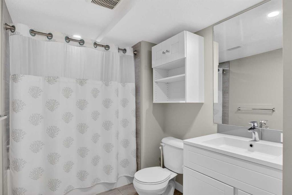 229 Nolanhurst Way Nw, Calgary, AB - Indoor Photo Showing Bathroom