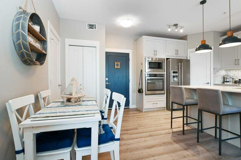 210-20 Walgrove Walk Se, Calgary, AB - Indoor