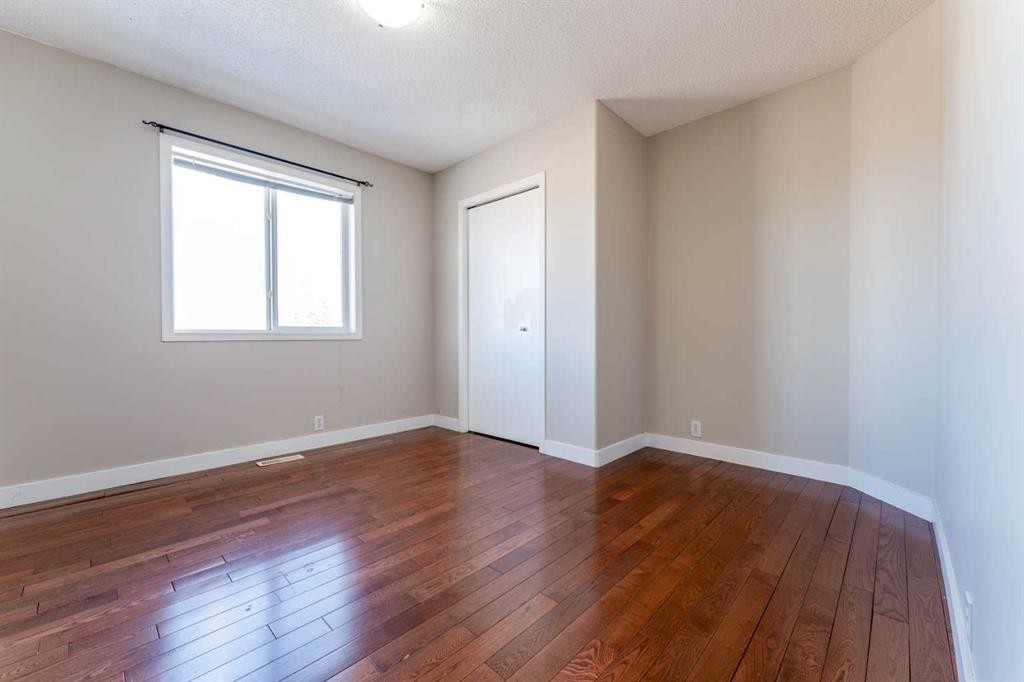 343 Millview Bay Sw, Calgary, AB - Indoor Photo Showing Other Room