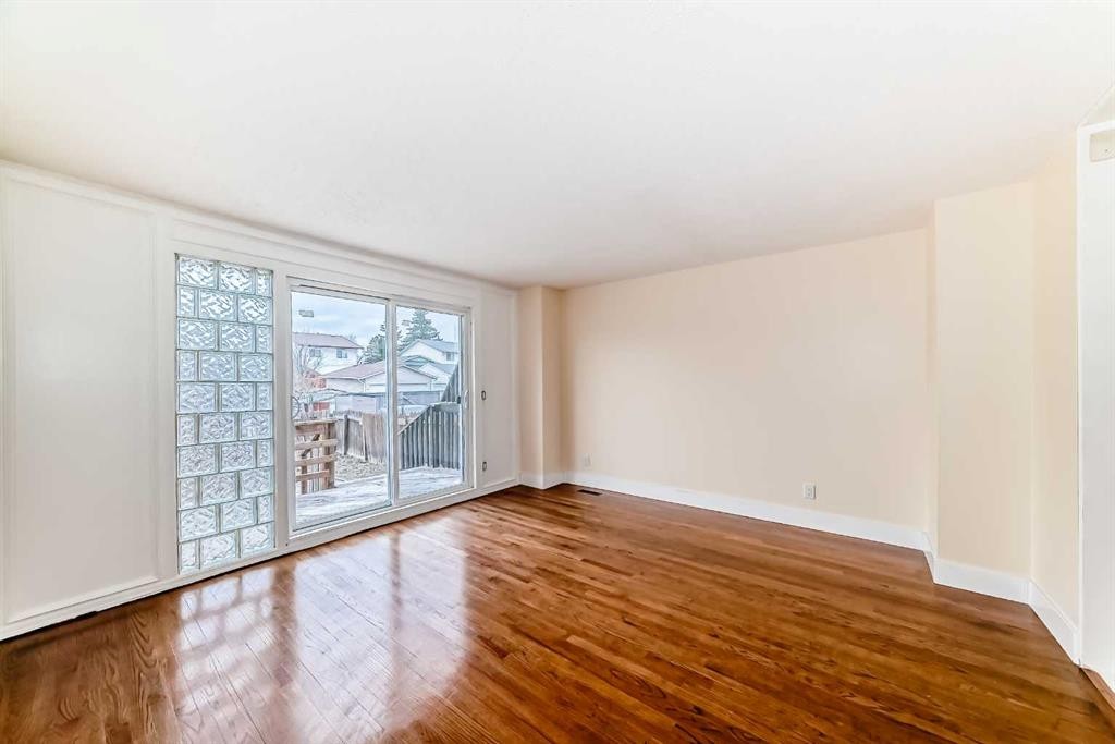 5 Templeby Way Ne, Calgary, AB - Indoor Photo Showing Other Room