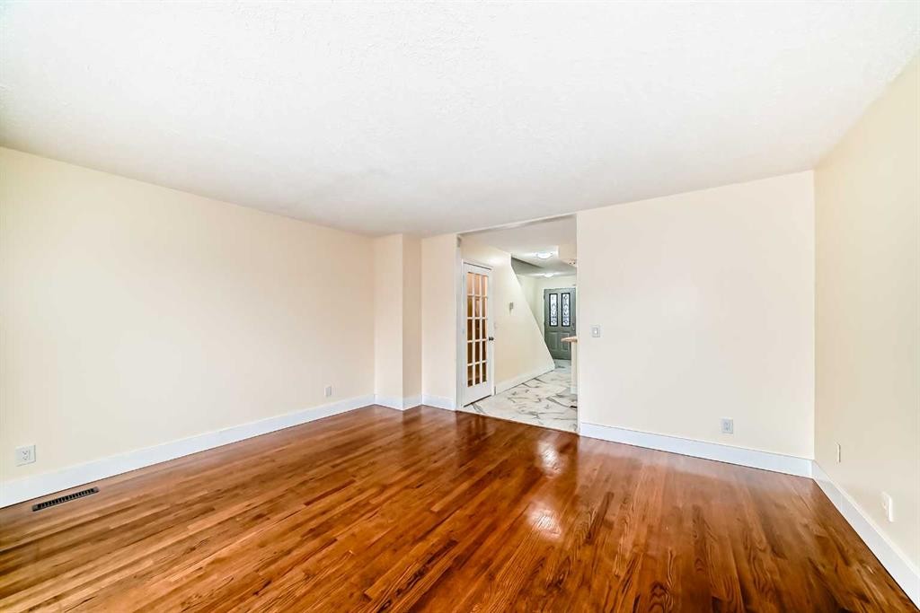 5 Templeby Way Ne, Calgary, AB - Indoor Photo Showing Other Room