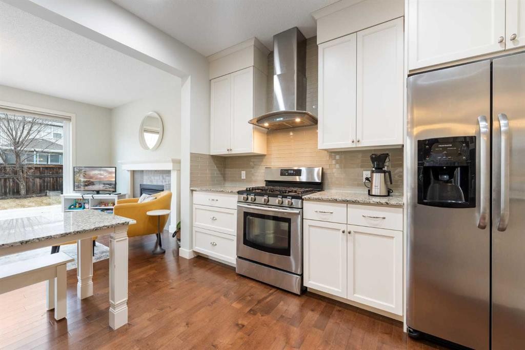 150 Auburn Springs Boulevard Se, Calgary, AB - Indoor Photo Showing Kitchen