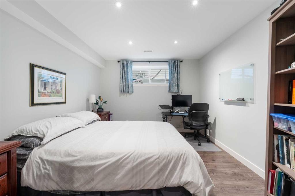 150 Auburn Springs Boulevard Se, Calgary, AB - Indoor Photo Showing Bedroom