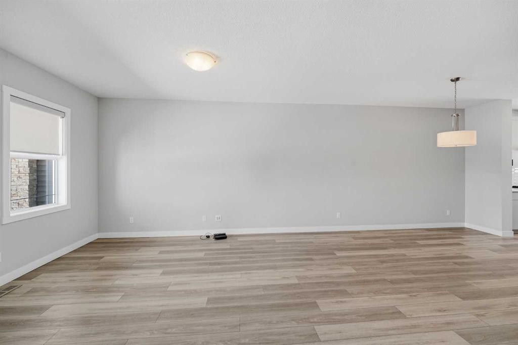 125 Edith Gate Nw, Calgary, AB - Indoor Photo Showing Other Room