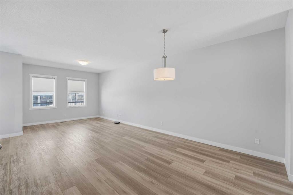125 Edith Gate Nw, Calgary, AB - Indoor Photo Showing Other Room