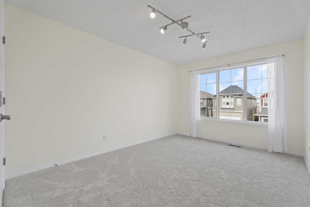 386 Mahogany Terrace Se, Calgary, AB - Indoor Photo Showing Other Room
