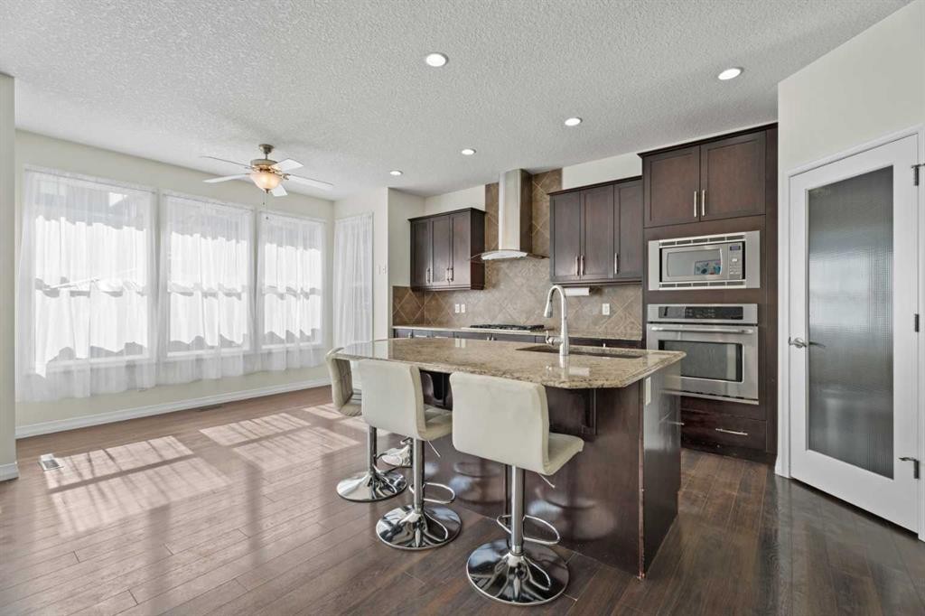 386 Mahogany Terrace Se, Calgary, AB - Indoor Photo Showing Kitchen With Stainless Steel Kitchen With Upgraded Kitchen