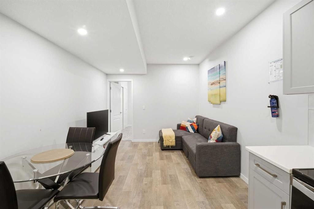 34 Aquila Way Nw, Calgary, AB - Indoor