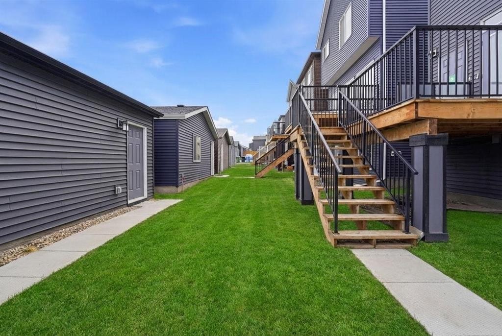 34 Aquila Way Nw, Calgary, AB - Outdoor