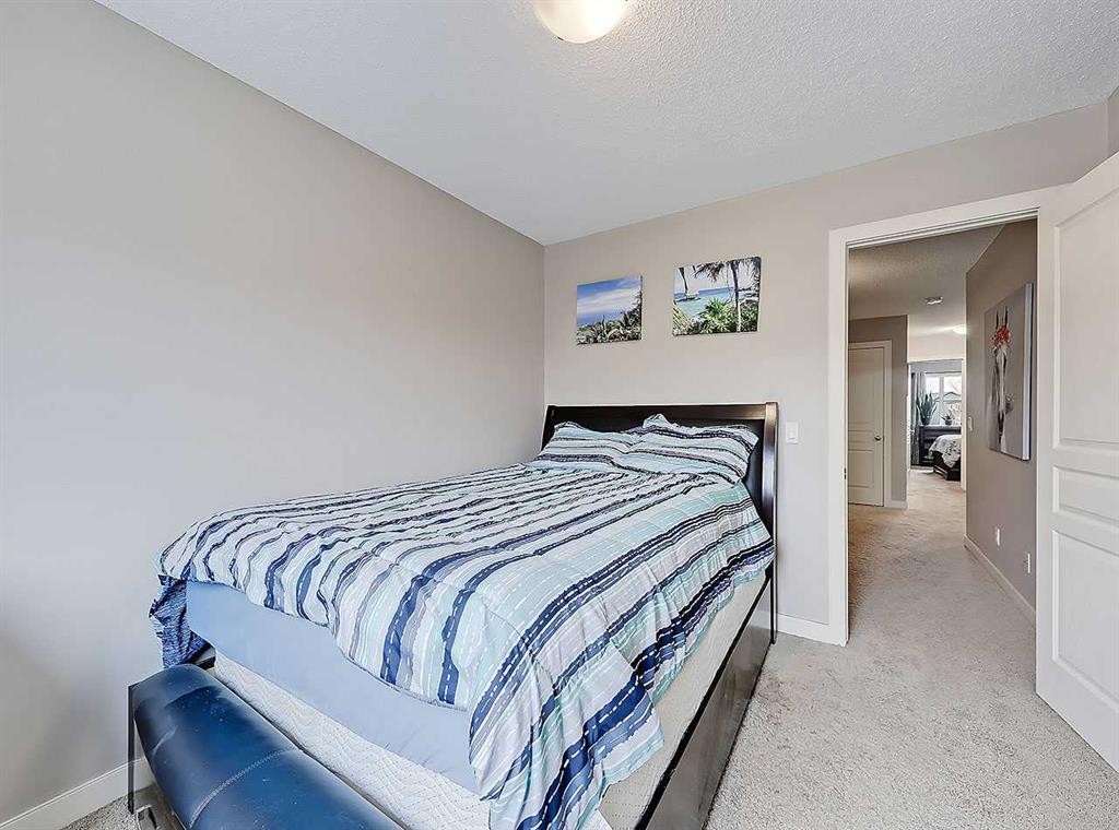 32-351 Monteith Drive Se, High River, AB - Indoor Photo Showing Bedroom