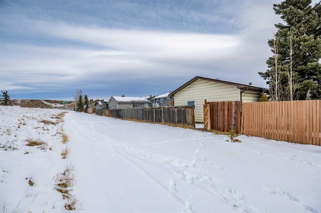 94 Glendale Way, Cochrane, AB - Outdoor