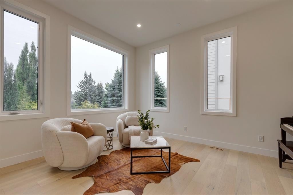 1307 Hamilton Street Nw, Calgary, AB - Indoor Photo Showing Other Room