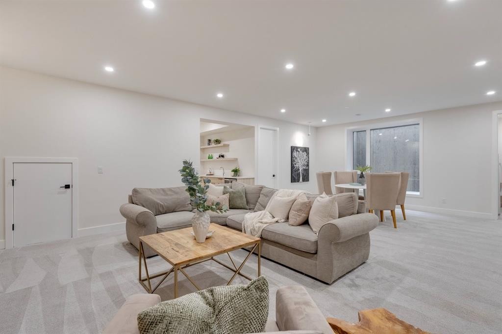 1307 Hamilton Street Nw, Calgary, AB - Indoor Photo Showing Living Room