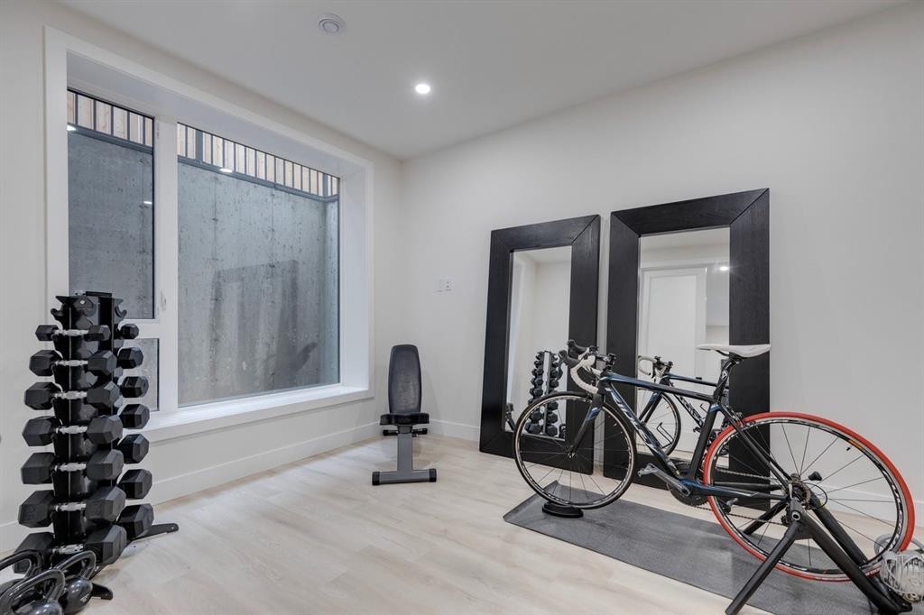 1307 Hamilton Street Nw, Calgary, AB - Indoor