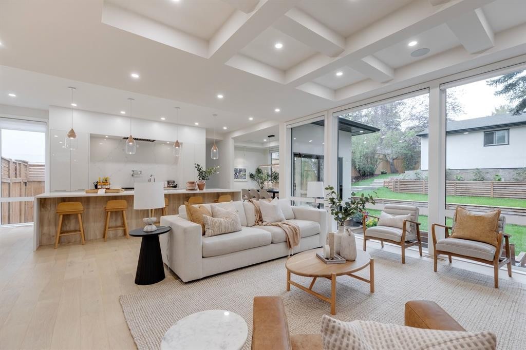 1307 Hamilton Street Nw, Calgary, AB - Indoor Photo Showing Living Room