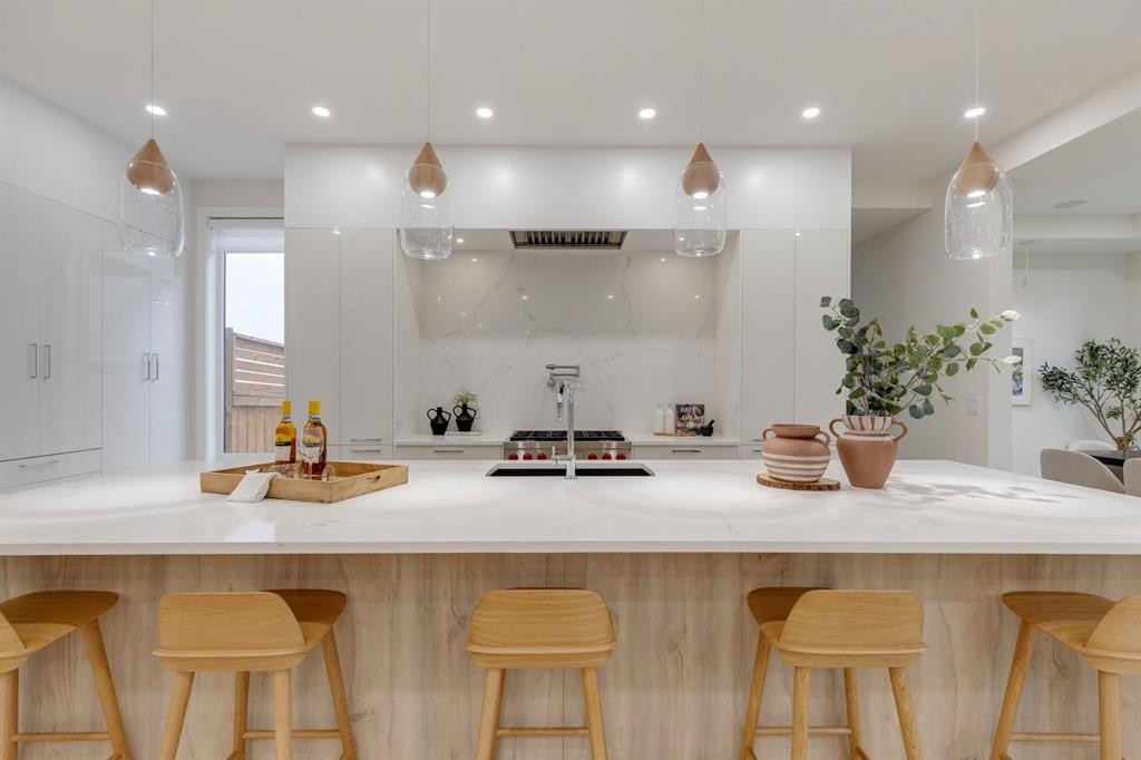 1307 Hamilton Street Nw, Calgary, AB - Indoor Photo Showing Kitchen With Upgraded Kitchen