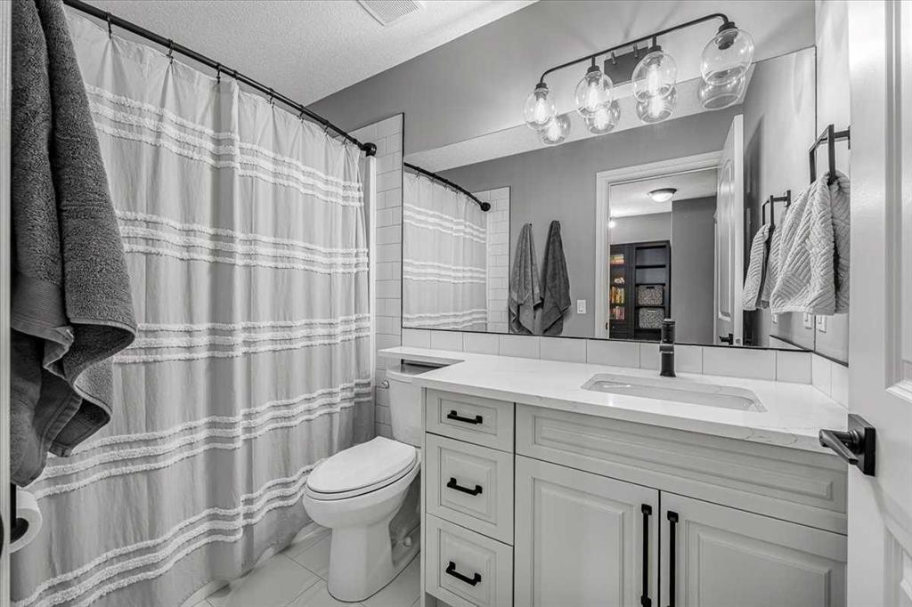26-351 Monteith Drive Se, High River, AB - Indoor Photo Showing Bathroom