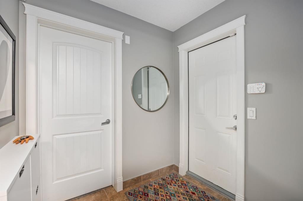 2915 17 Street Sw, Calgary, AB - Indoor Photo Showing Other Room